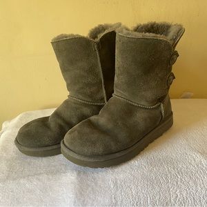 Women’s Gray Marciela Ugg Winter Boots Size 8 With Buttons